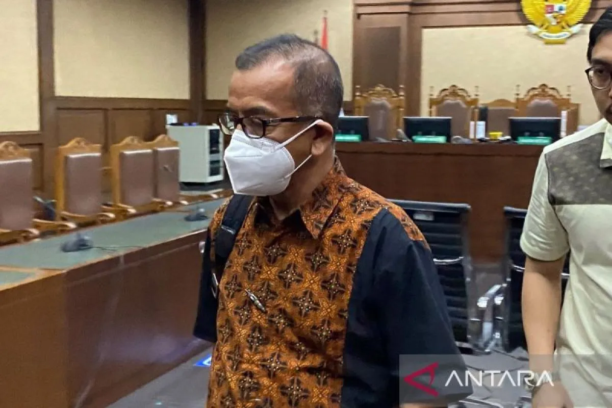 Emirsyah Satar Dituntut Pidana 8 Tahun Penjara dan Denda Rp1 Miliar