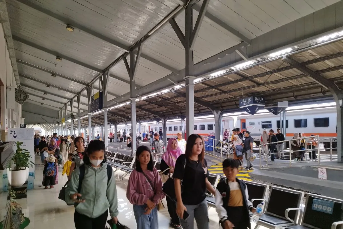 PT KAI Angkut 989.382 Penumpang pada Periode Libur Panjang Idul Adha 2024