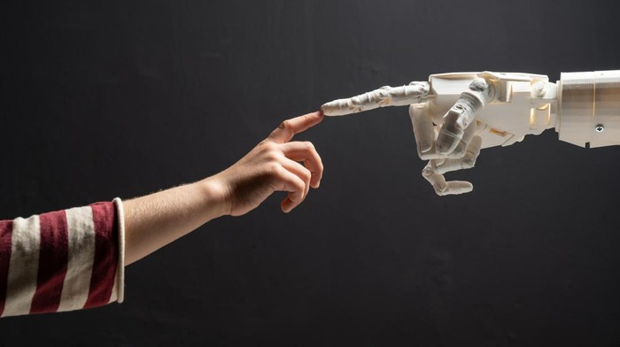 China Kembangkan Robot Anjing Untuk Bantu Para Penyandang Tunanetra