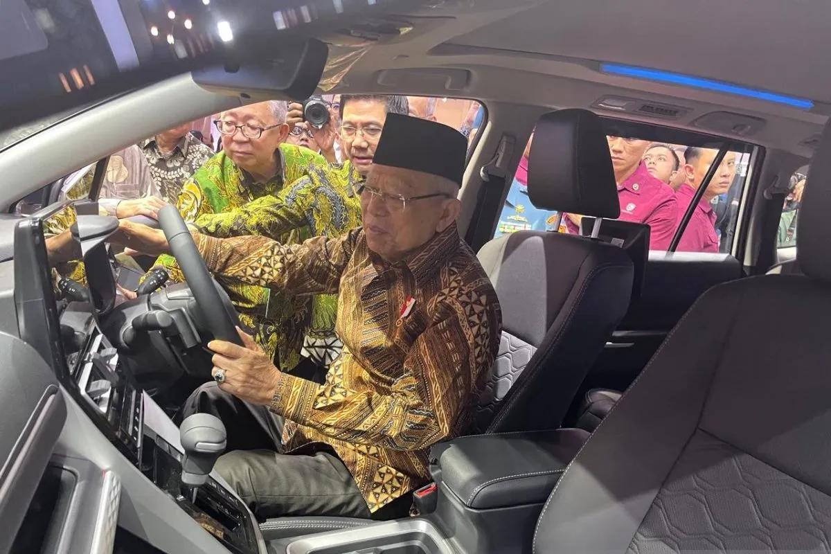 Wapres Ma’ruf Amin Coba Mobil Di Pameran GIIAS 2024