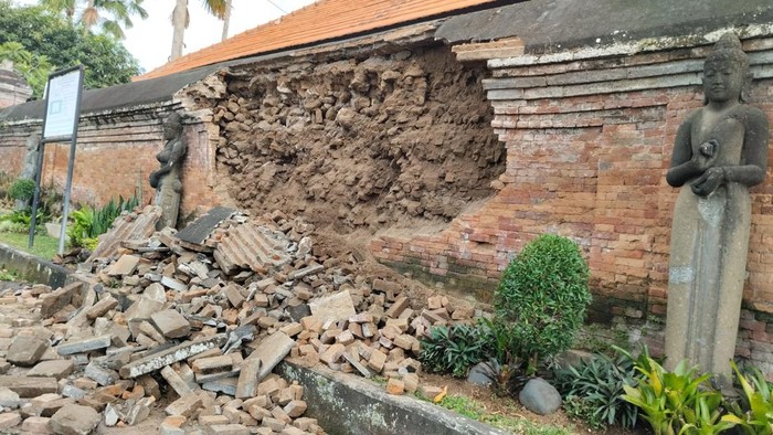 Gempa M 4,8 Di Gianyar, Pagar Hingga Genting Rumah Rusak