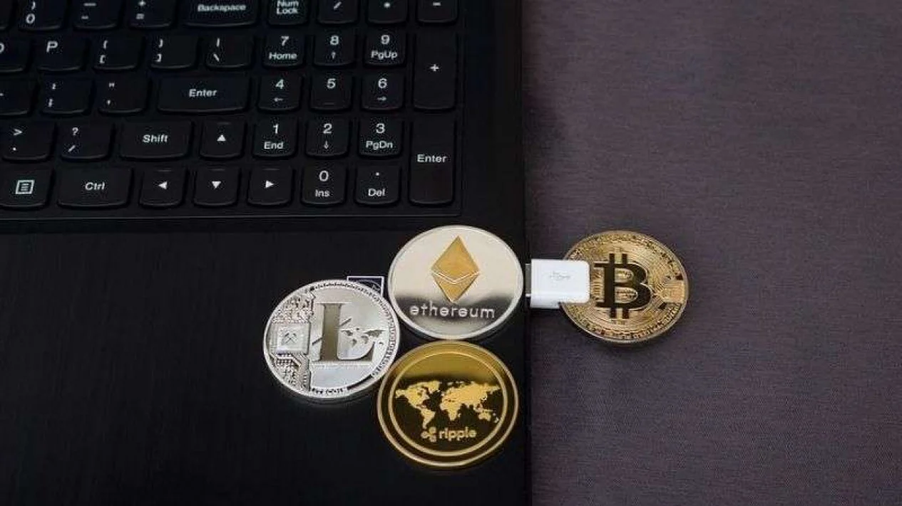 Ini Bedanya Uang Digital Dengan Bitcoin