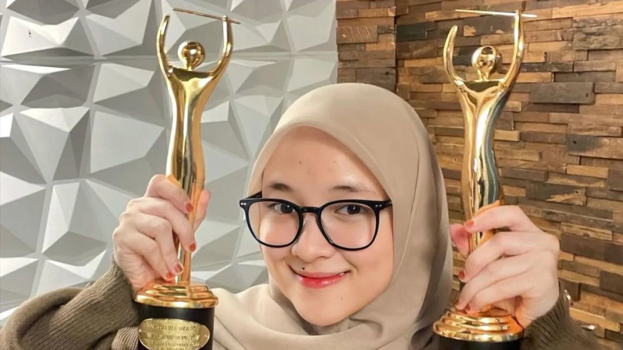 Nissa Sabyan Dapat Piala AMI Awards 2024, Netizen Sebut Juara Rebut Suami Orang
