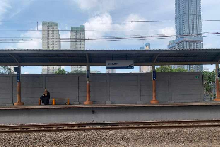 Pengguna KRL Tolak Terkait Rencana Penutupan Stasiun Karet