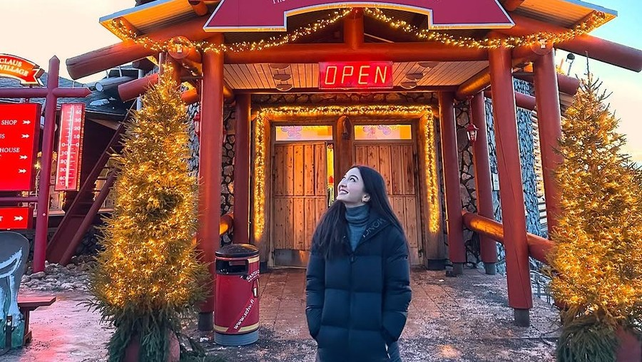Raline Shah Lakukan Tradisi Imlek, Santap Salad Yu Sheng