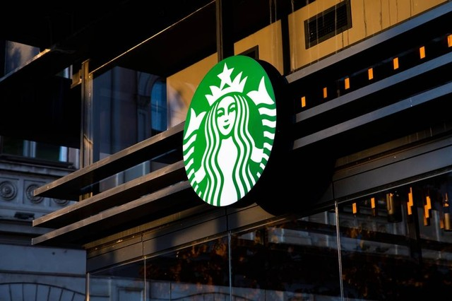 Starbucks Umumkan Bakal PHK 1.100 Karyawan